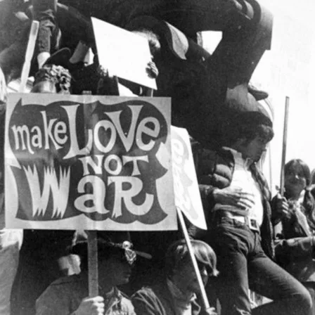 Protesta contro la guerra Vietnam, anni sessanta, foto in bianco e nero, storia della pubblicità